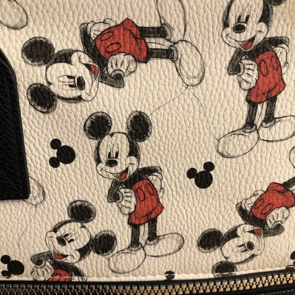 Disney Primark Mickey Mouse Weekender Bag - Picture 8 of 15